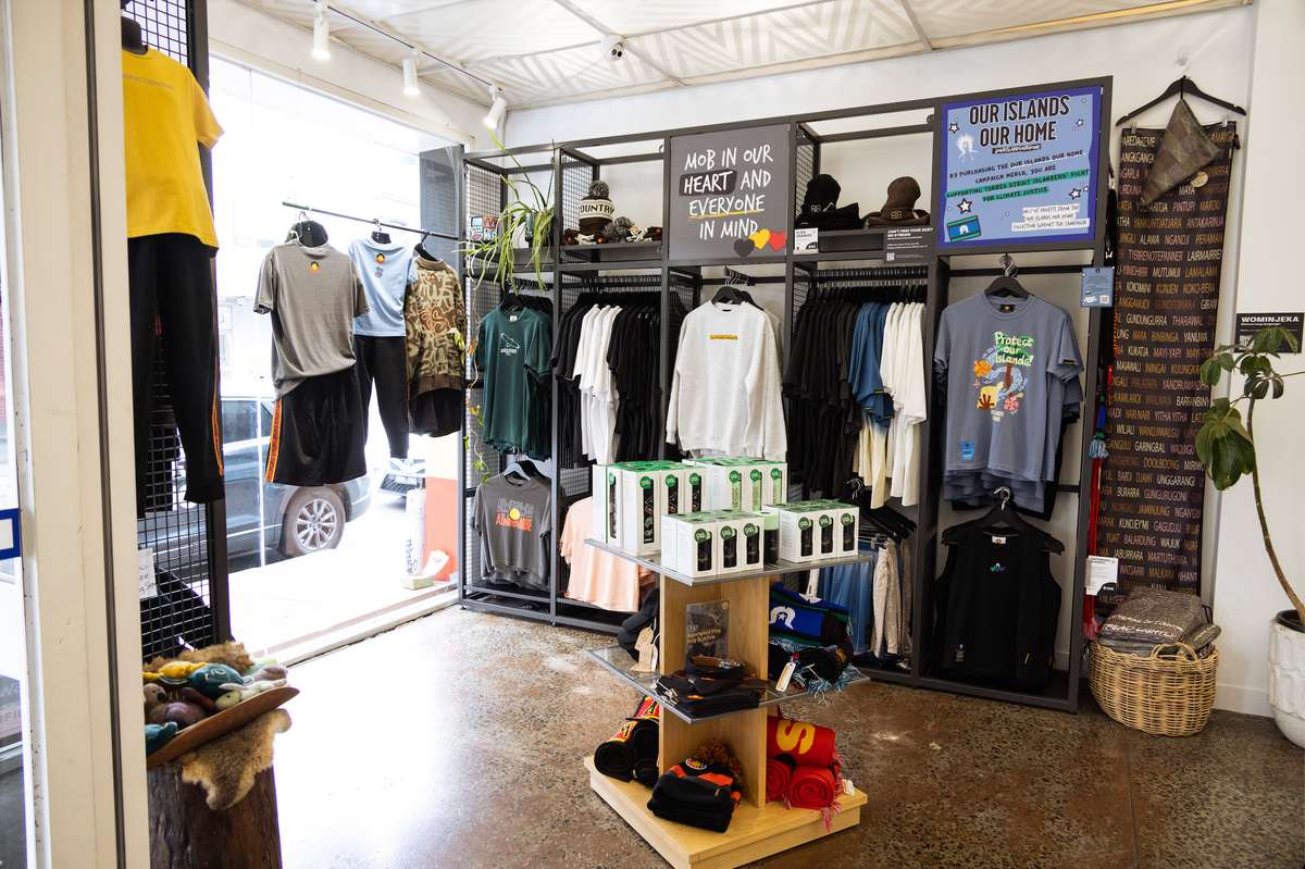 Bulk clothing store hot sale